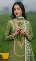 izel-dareen-lawn-2025-12